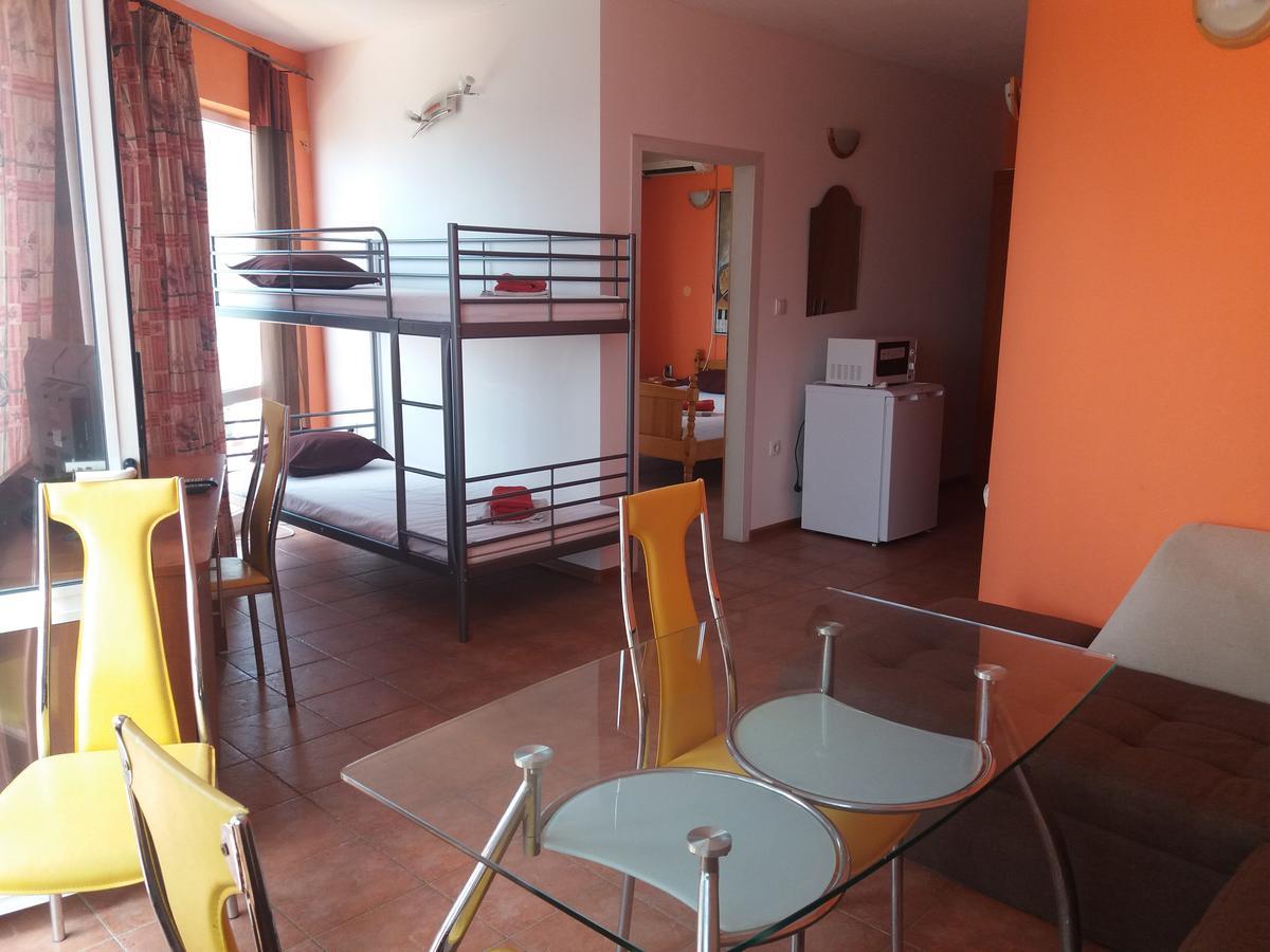 Family Hotel Casablanca Green Varna ภายนอก รูปภาพ